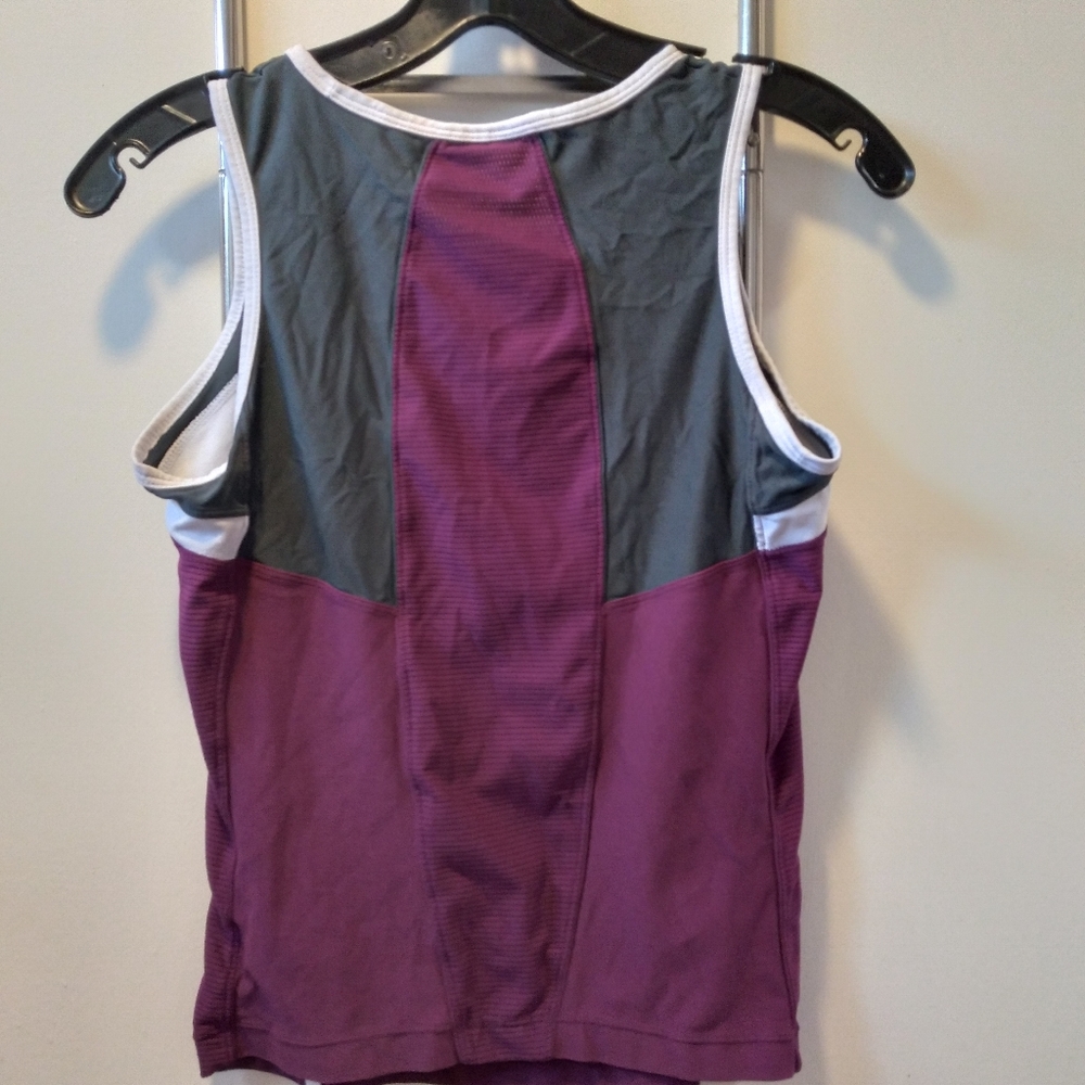 NIKE ACTIVE WEAR SHIRT SIZE S - Picture 3 of 3
